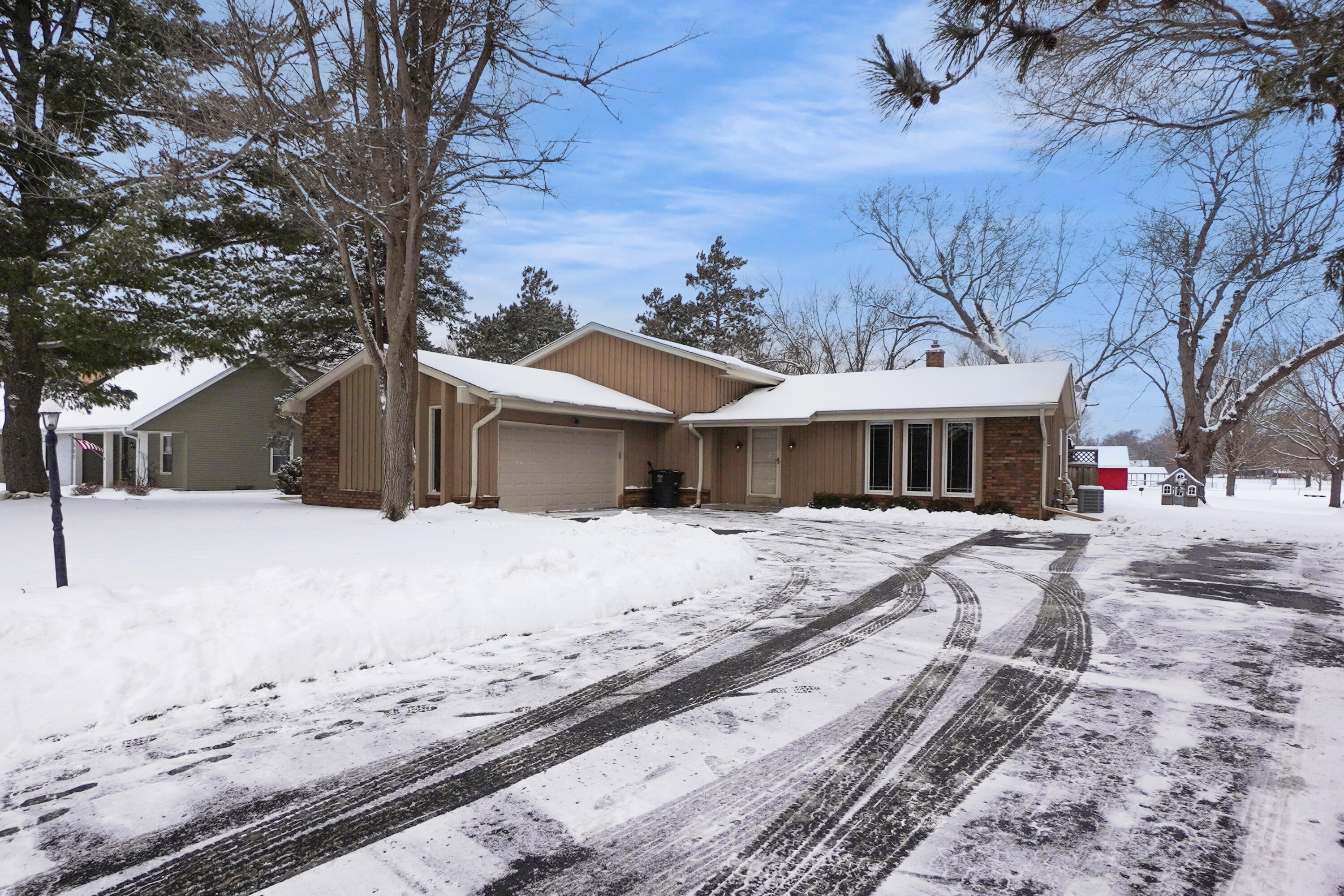 502 Homesteaders Retreat Eagle, WI 53119 - Photo 2 of 32 Front View