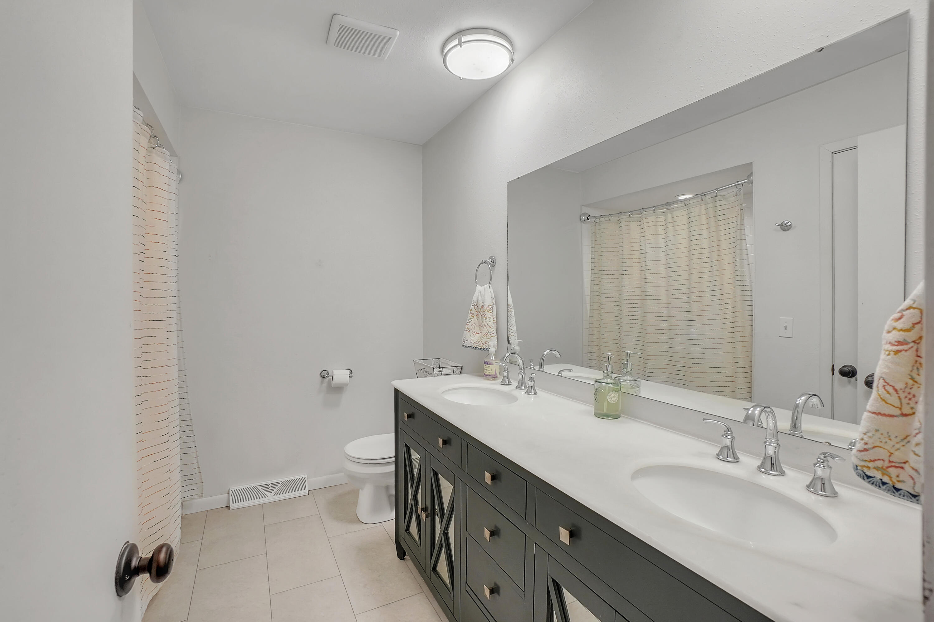 502 Homesteaders Retreat Eagle, WI 53119 - Photo 22 of 32 Bathroom