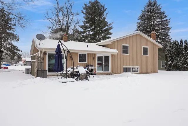 $419,900 | 502 Homesteaders Retreat, Eagle, WI 53119