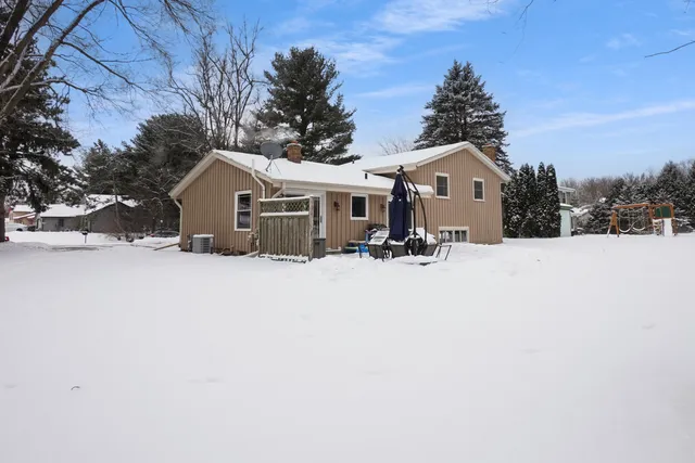 $419,900 | 502 Homesteaders Retreat, Eagle, WI 53119