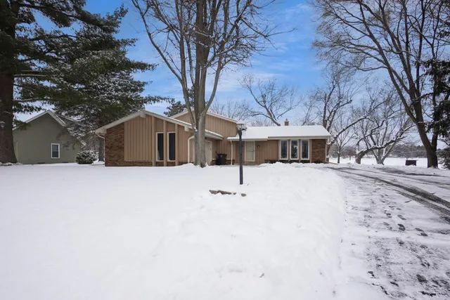 $419,900 | 502 Homesteaders Retreat, Eagle, WI 53119