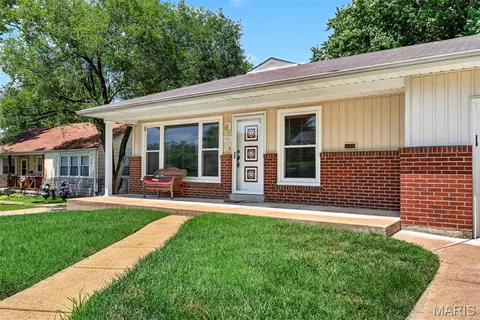 $259,900 | 1011 Hawthorn Avenue, St. Charles, MO 63301