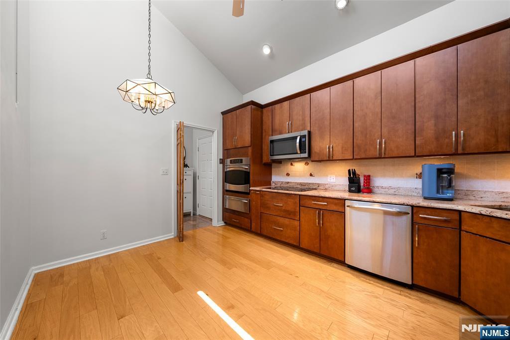 300 Gorge Road, Unit 62 Cliffside Park, NJ 07010 - Photo 12 of 31
