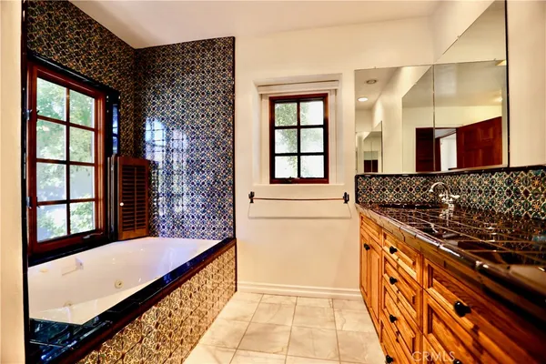 $1,850,000 | 28817 Top Of The World Drive, Laguna Beach, CA 92651