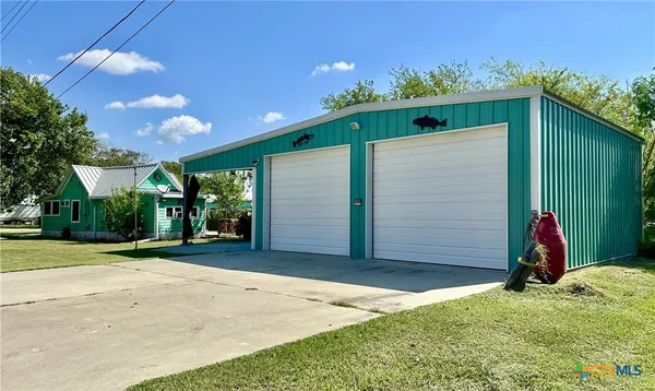 $210,000 | 302 Dallas Avenue, Seadrift, TX 77983