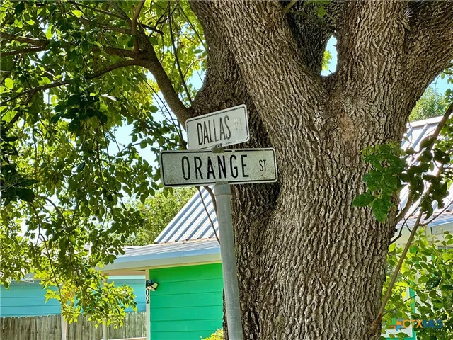 $215,000 | 302 Dallas Avenue, Seadrift, TX 77983