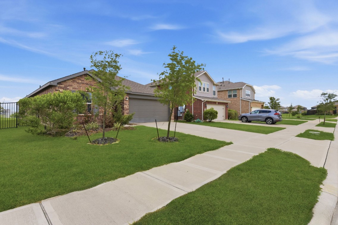 10433 Russell Pines Drive Rosharon, TX 77583 - Photo 3 of 22