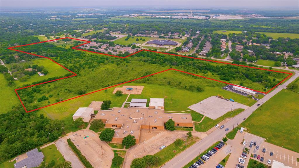 Na Old Brandon Road Hillsboro, TX 76645 - Photo 3 of 5 an aerial view of a houses with a lake