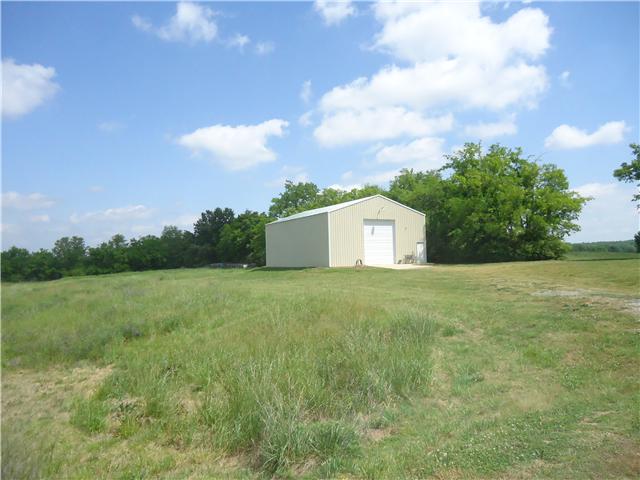 2602 Prospect Road Pulaski, TN 38478 - Photo 4 of 18 Barn