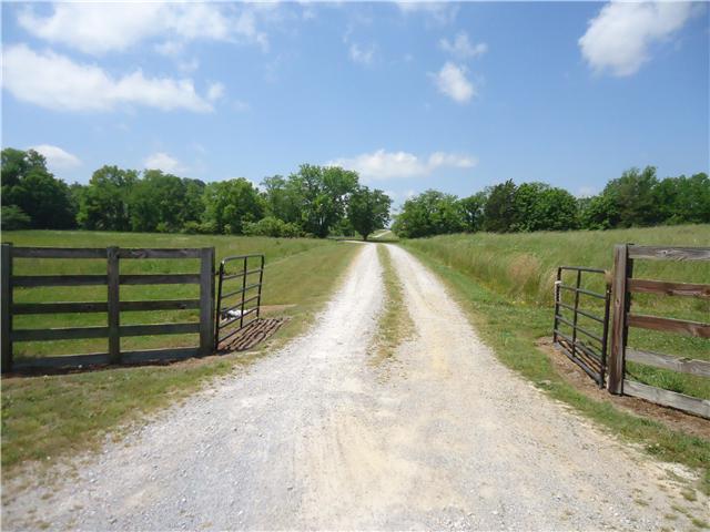 2602 Prospect Road Pulaski, TN 38478 - Photo 6 of 18 Entrance to Property