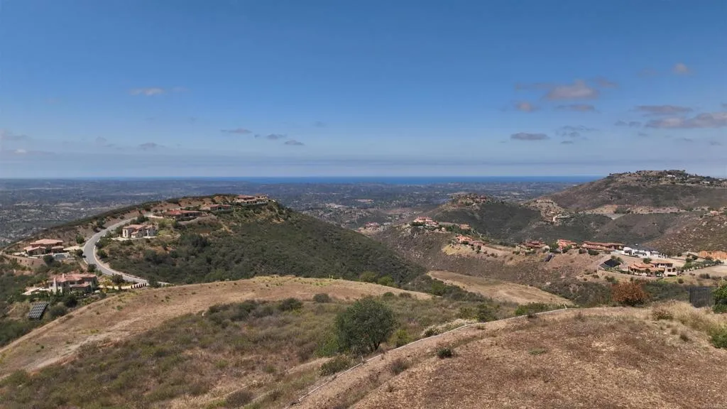 8473 Via Rancho Cielo Rancho Santa Fe, CA 92067 - Photo 11 of 31