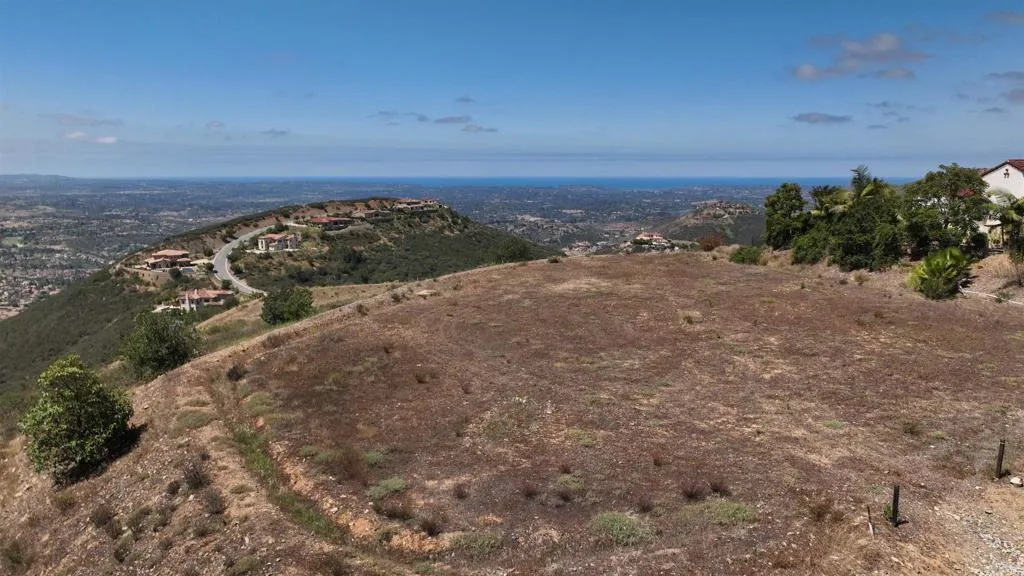 8473 Via Rancho Cielo Rancho Santa Fe, CA 92067 - Photo 2 of 31