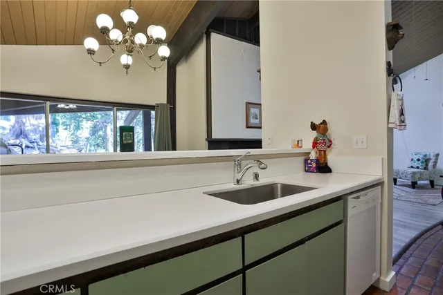 $289,000 | 872 Sierra Vista Drive, Unit 5, Twin Peaks, CA 92391