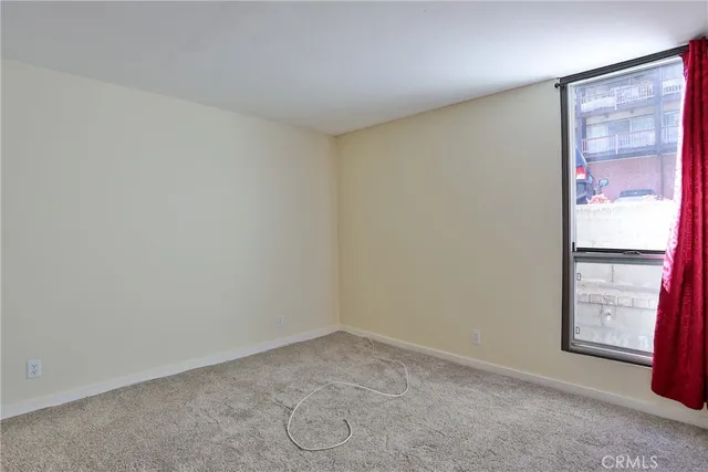 $289,000 | 872 Sierra Vista Drive, Unit 5, Twin Peaks, CA 92391