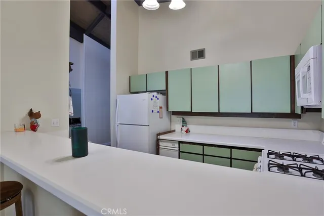$289,000 | 872 Sierra Vista Drive, Unit 5, Twin Peaks, CA 92391