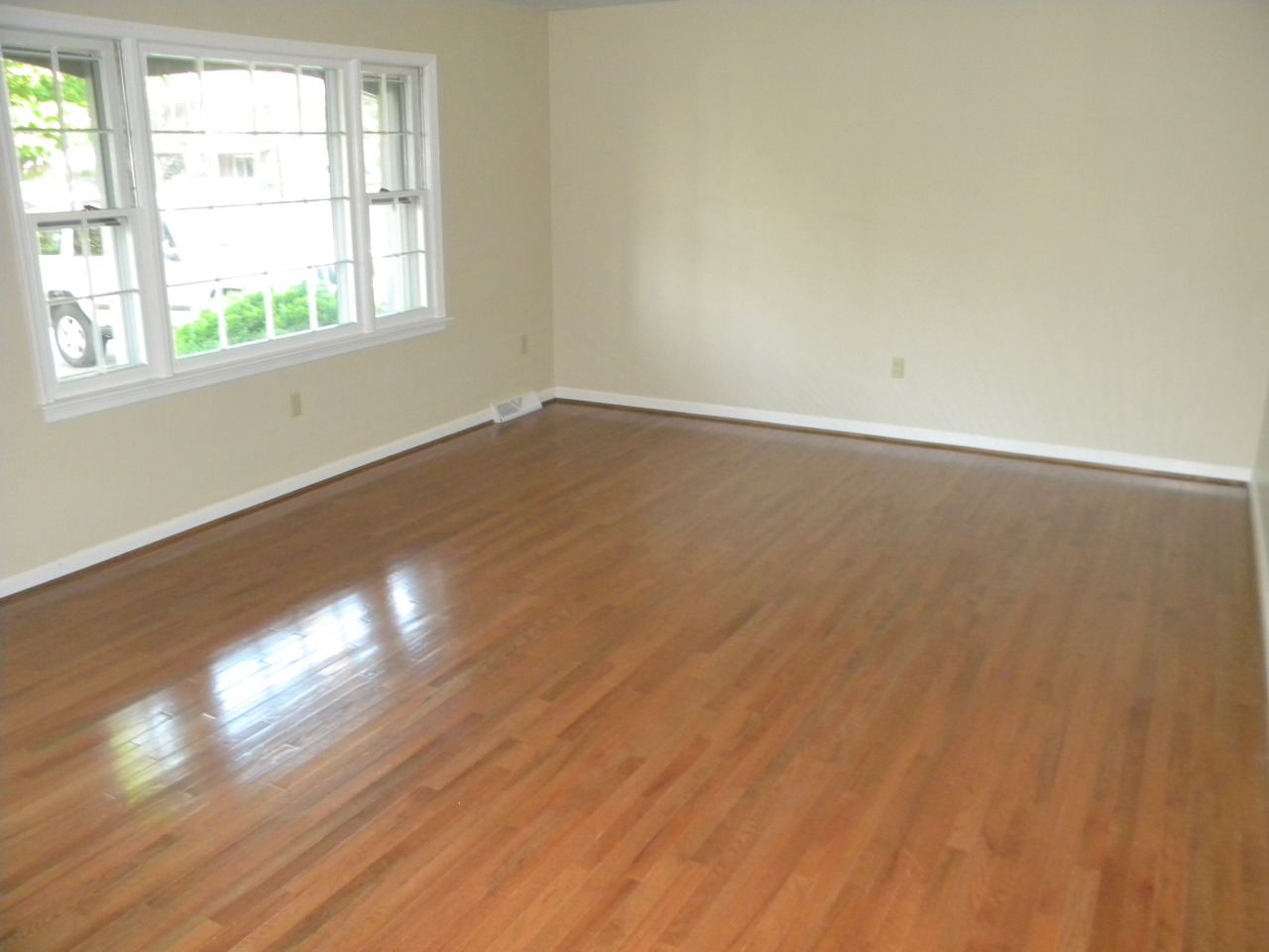 714 Mason Road Vinton, VA 24179 - Photo 2 of 16 Living Room