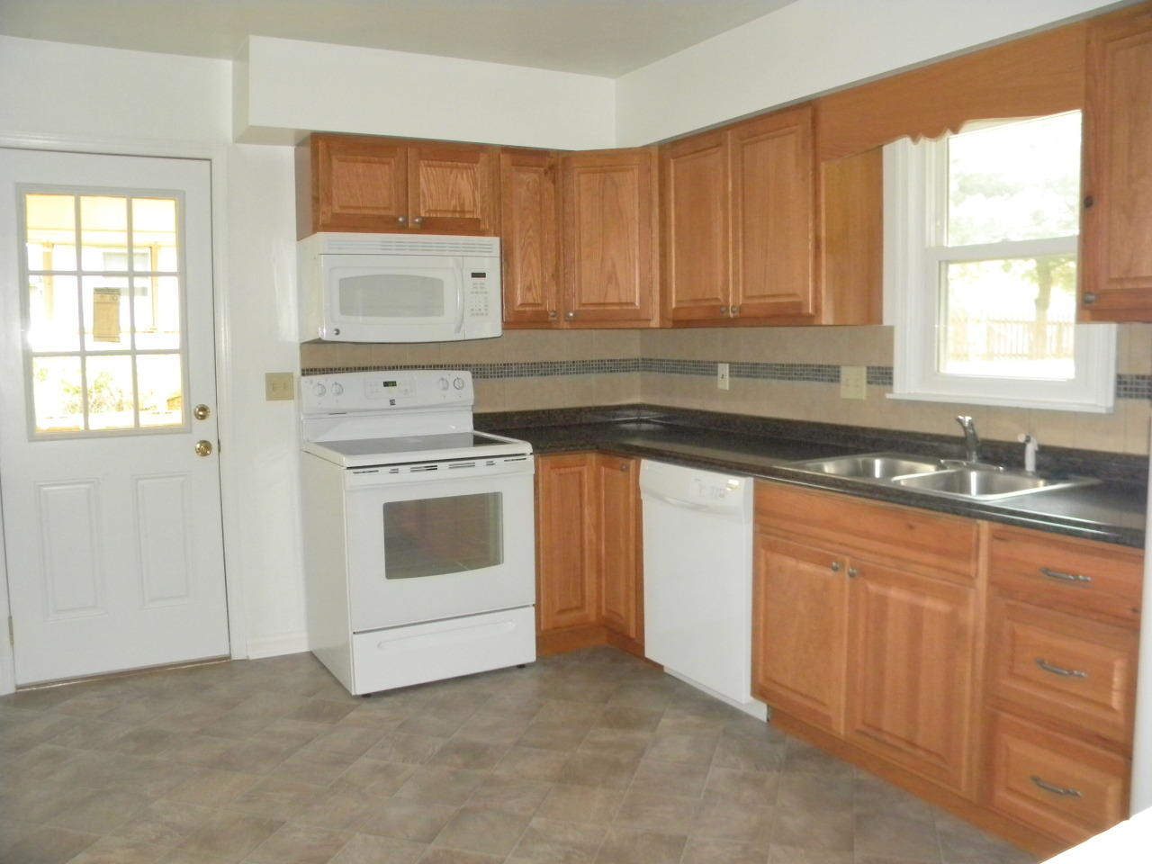 714 Mason Road Vinton, VA 24179 - Photo 4 of 16 Eat-in-Kitchen