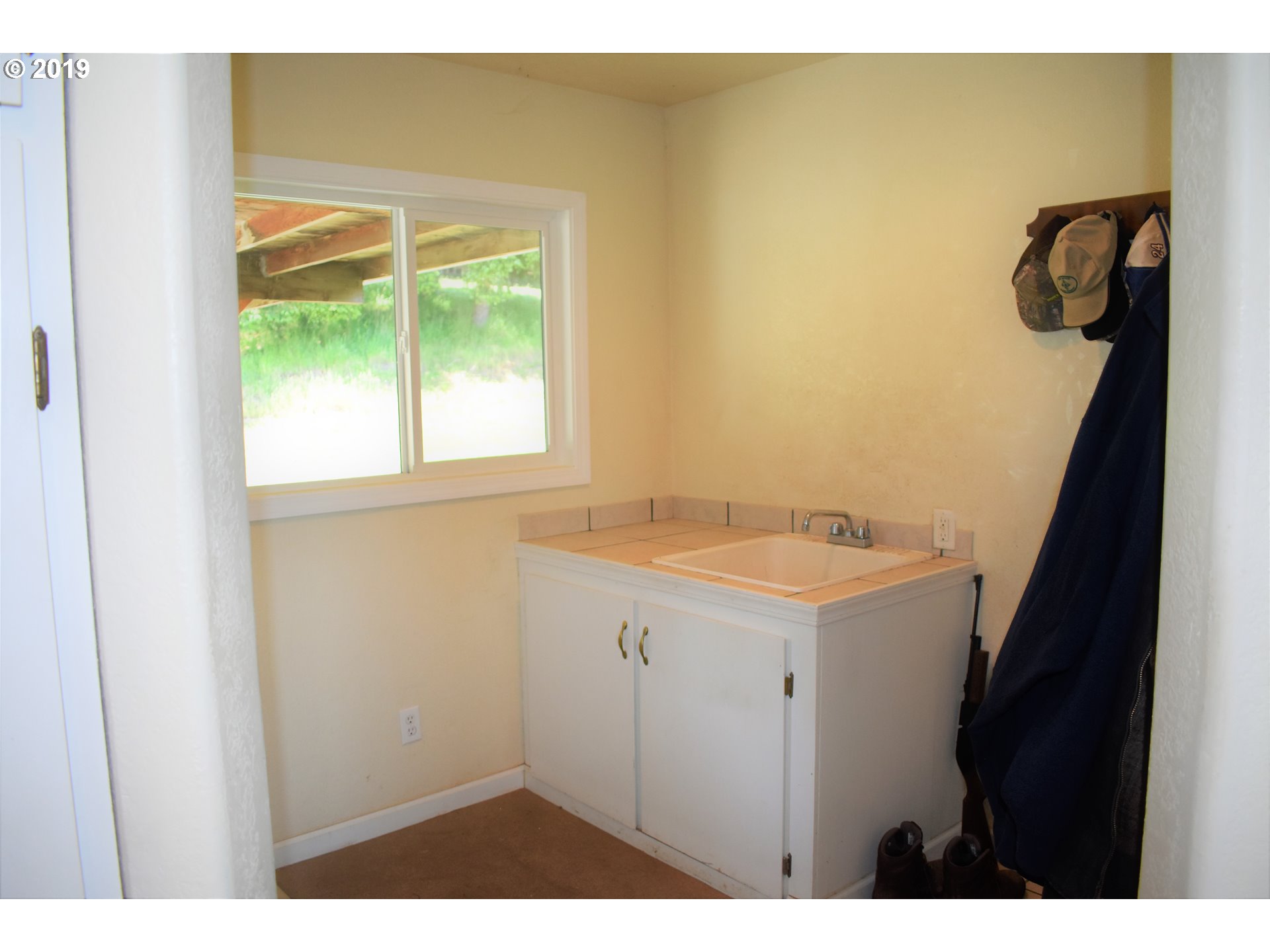 54324 Lucky Road Myrtle Point, OR 97458 - Photo 12 of 30 Gallery Image 12