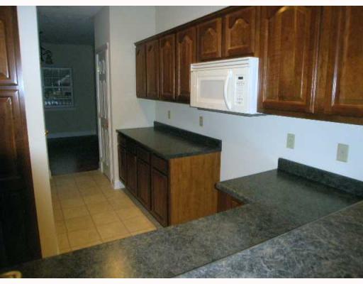 669 Riverside Drive, Unit 2B Beaver, PA 15009 - Photo 4 of 14 Kitchen.