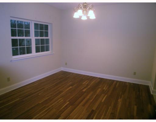 669 Riverside Drive, Unit 2B Beaver, PA 15009 - Photo 7 of 14 Dining Room.
