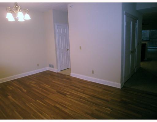 669 Riverside Drive, Unit 2B Beaver, PA 15009 - Photo 8 of 14 Dining Room.