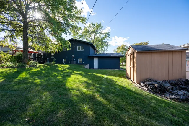 $3,400 | 8909 South 85th Court, Hickory Hills, IL 60457