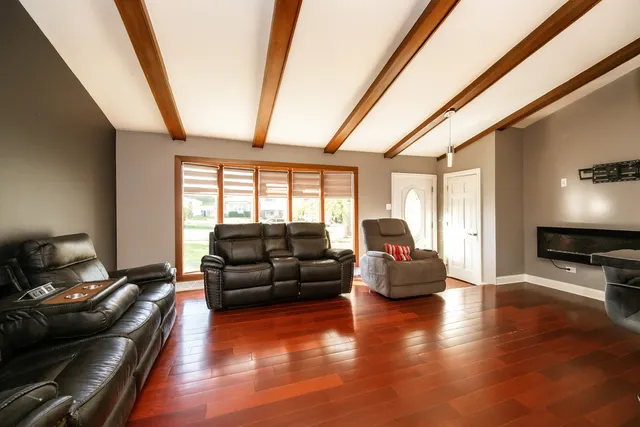 $3,400 | 8909 South 85th Court, Hickory Hills, IL 60457