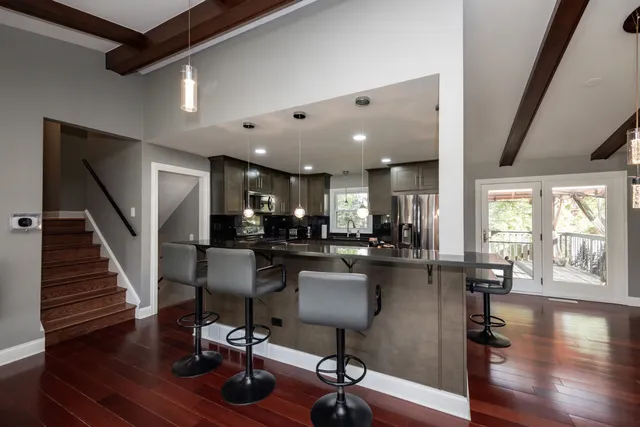 $3,400 | 8909 South 85th Court, Hickory Hills, IL 60457