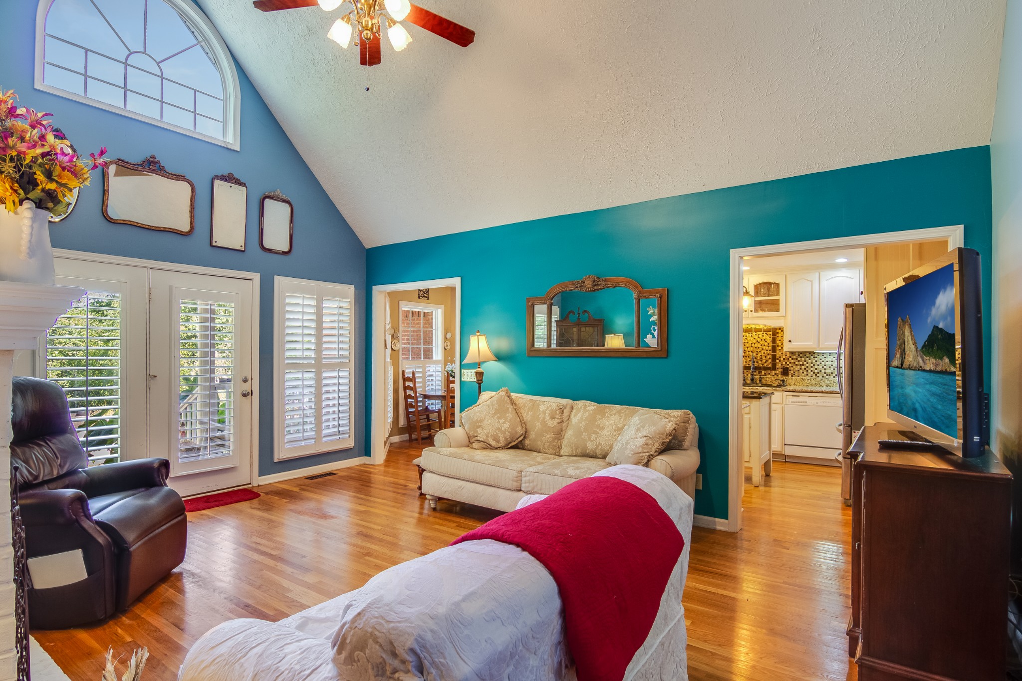 2963 Cole Ridge Road Beechgrove, TN 37018 - Photo 6 of 26 a living room with furniture and a flat screen tv