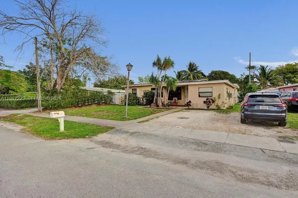 $2,450 | 3500 Southwest 37th Street, Unit A, West Park, FL 33023