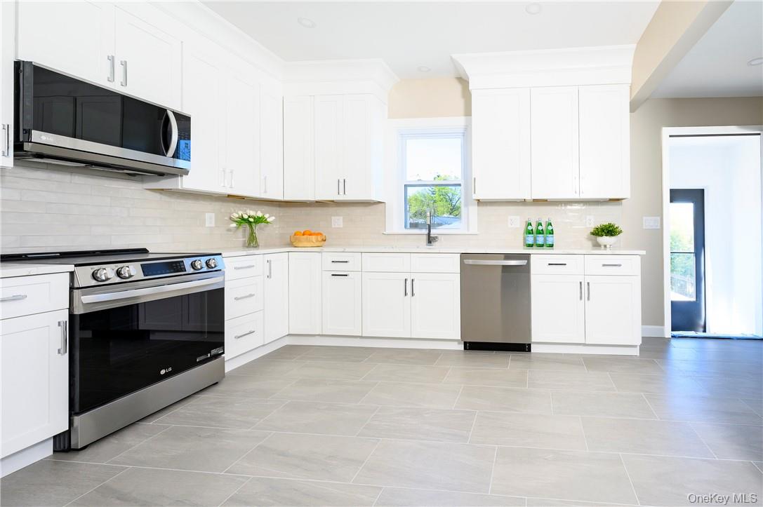 9 Todd Place, Unit 1ST FL RIGHT SIDE Ossining, NY 10562 - Photo 2 of 17 Brand new appliances and a thoughtful design.