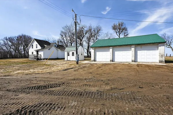 $385,000 | 17624 340th Avenue, Starbuck, MN 56381