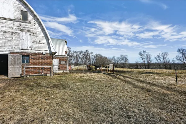 $385,000 | 17624 340th Avenue, Starbuck, MN 56381