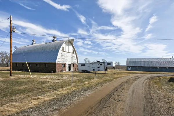 $385,000 | 17624 340th Avenue, Starbuck, MN 56381