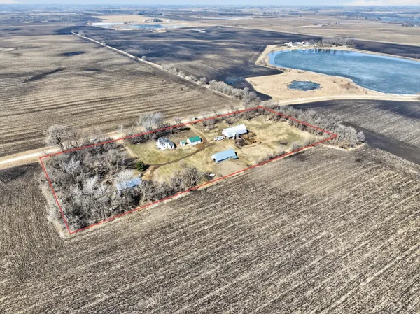 $385,000 | 17624 340th Avenue, Starbuck, MN 56381