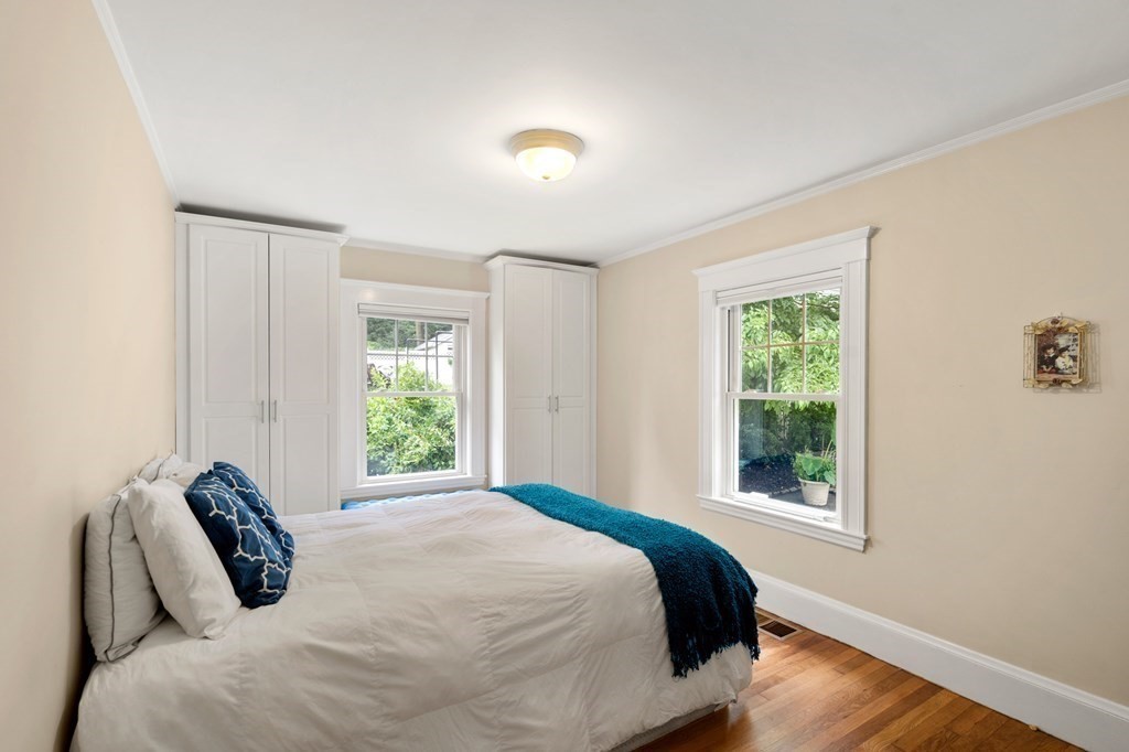 19 Hill Top Road Wellesley, MA 02482 - Photo 10 of 20 Gallery Image 10