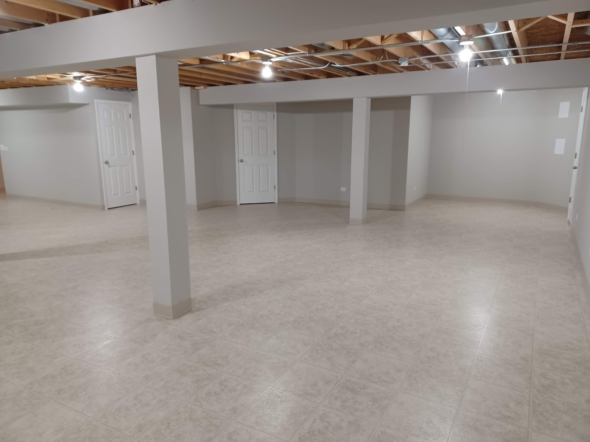 24463 Tufton Street Plainfield, IL 60585 - Photo 23 of 29 en view of a chandelier in a room