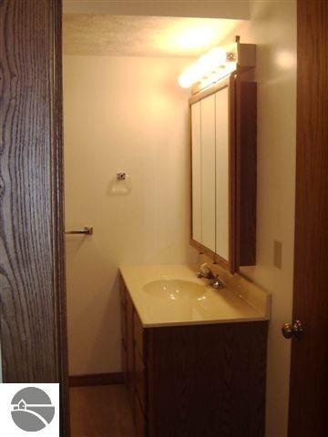 6452 Mission Ridge Traverse City, MI 49686 - Photo 9 of 15 1700023-8.JPG