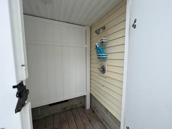 a view of walk in closet