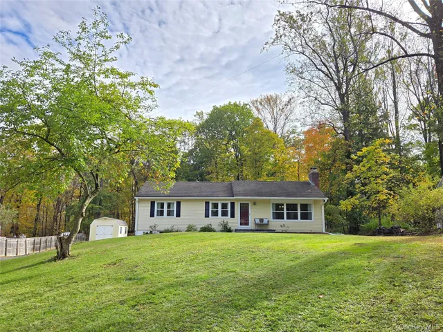 a front of a house with garden