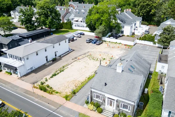 $749,000 | 885 Boston Post Road, Madison, CT 06443