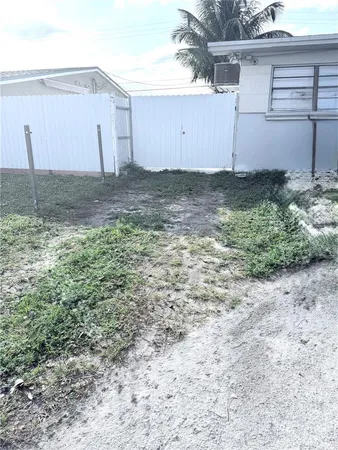 $2,499 | 4600 West 8th Avenue, Unit B, Hialeah, FL 33012