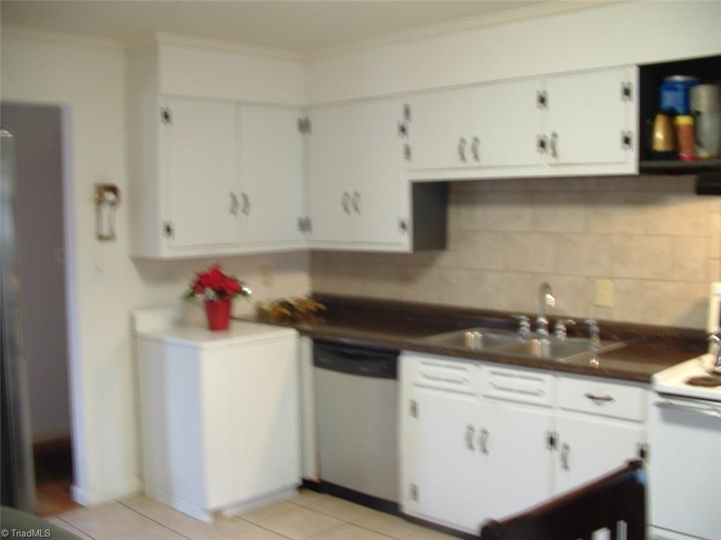 7619 Turnpike Road Archdale, NC 27263 - Photo 6 of 15 Gallery Image 6