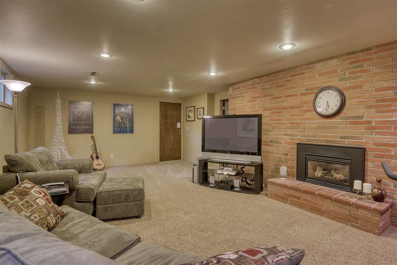 910 West Comstock Court Spokane, WA 99203 - Photo 23 of 49