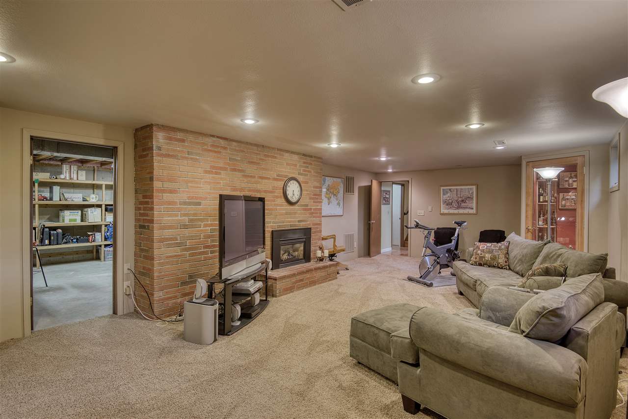 910 West Comstock Court Spokane, WA 99203 - Photo 24 of 49