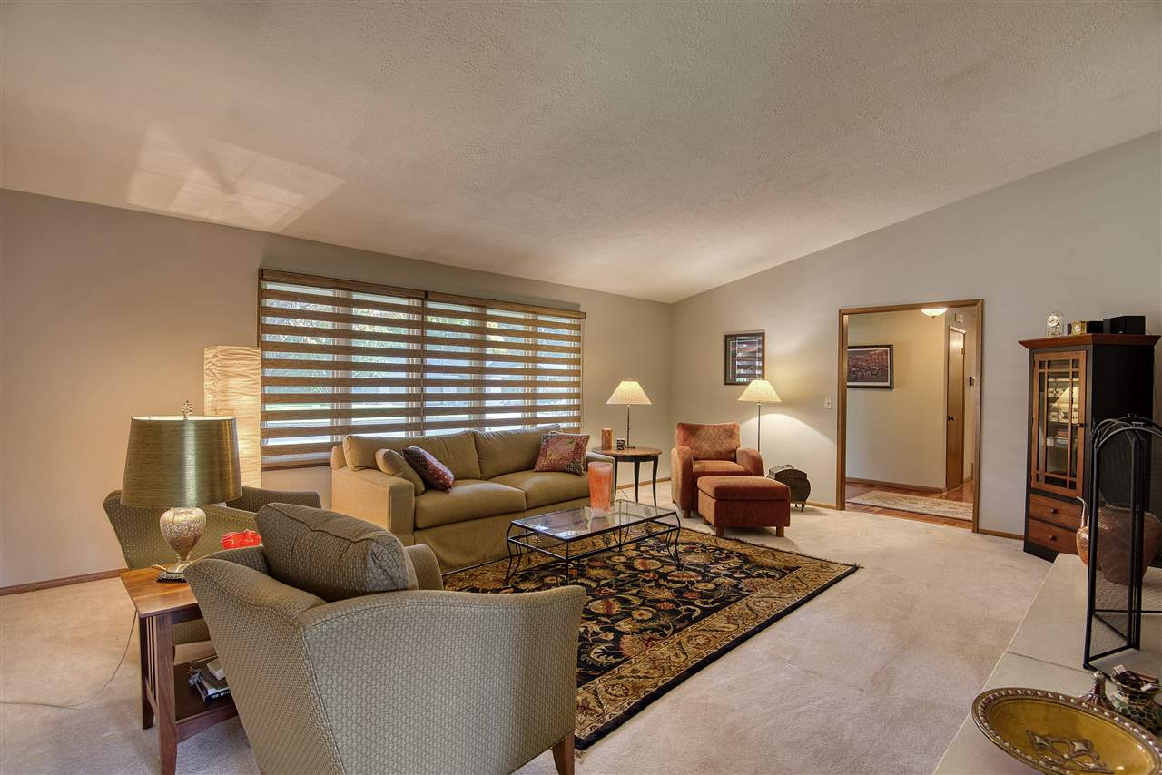 910 West Comstock Court Spokane, WA 99203 - Photo 4 of 49