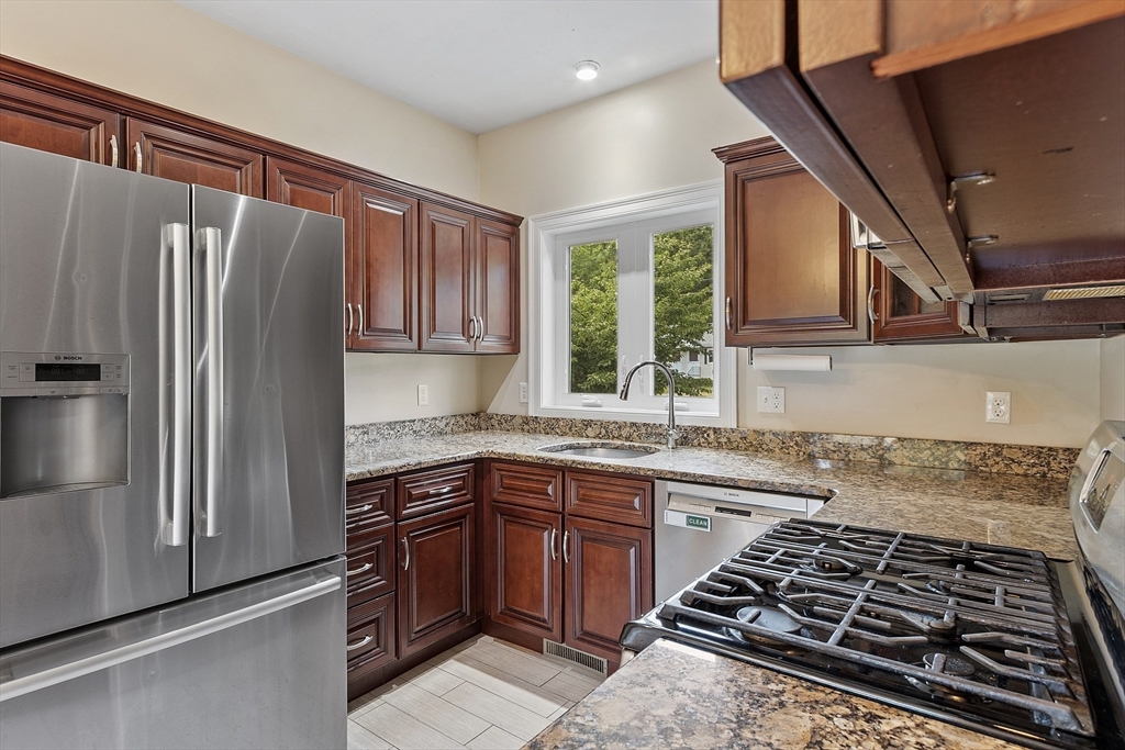 23 Shawnee Road, Unit 23 Pepperell, MA 01463 - Photo 11 of 33