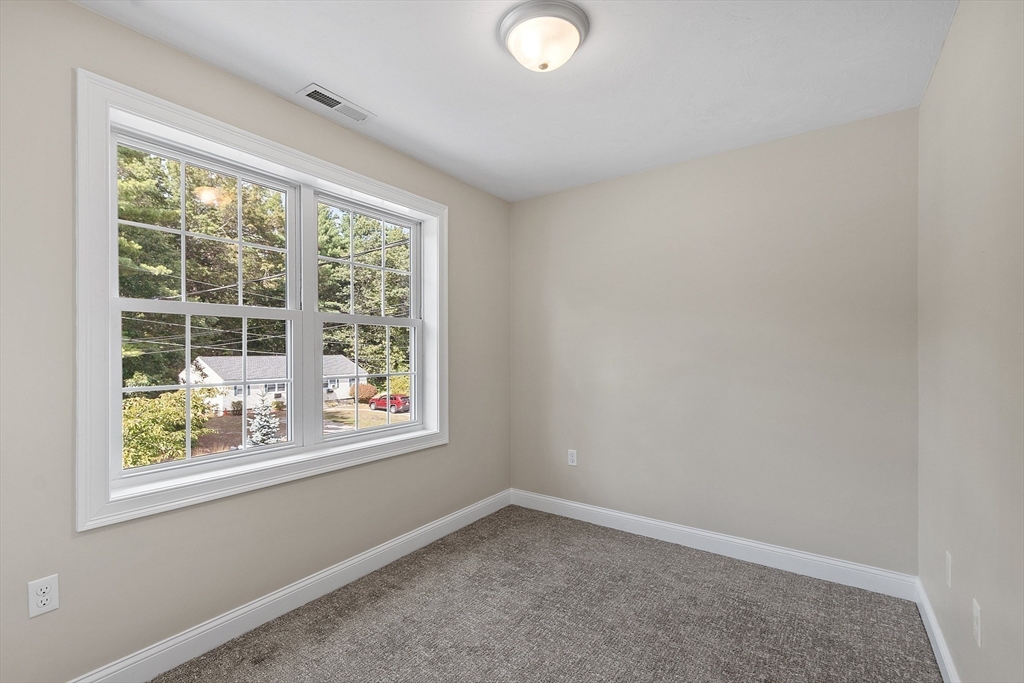 23 Shawnee Road, Unit 23 Pepperell, MA 01463 - Photo 19 of 33