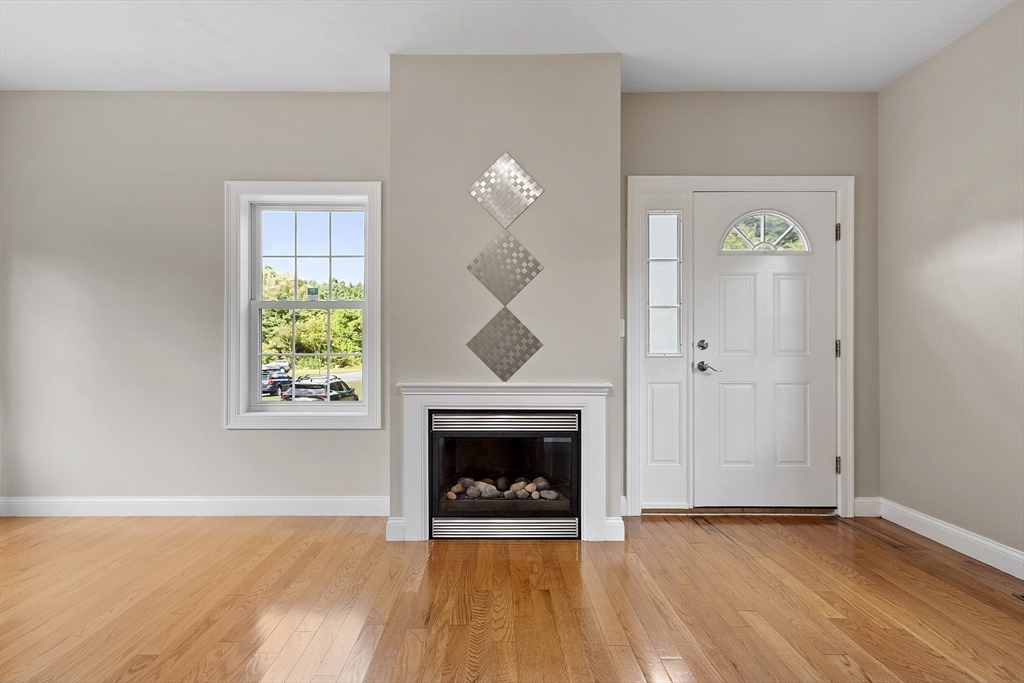 23 Shawnee Road, Unit 23 Pepperell, MA 01463 - Photo 5 of 33