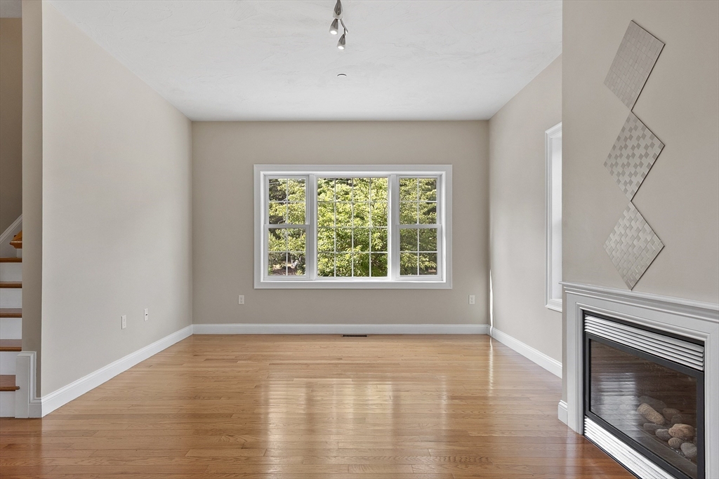 23 Shawnee Road, Unit 23 Pepperell, MA 01463 - Photo 6 of 33